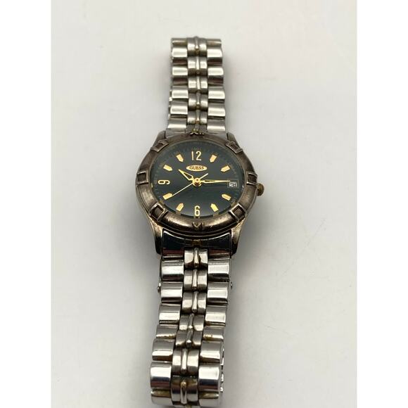 VTG Guess 1995 Dark Green Womens Watch 26mm - New Battery Wrist 7.25 Can Shorten - Picture 3 of 9